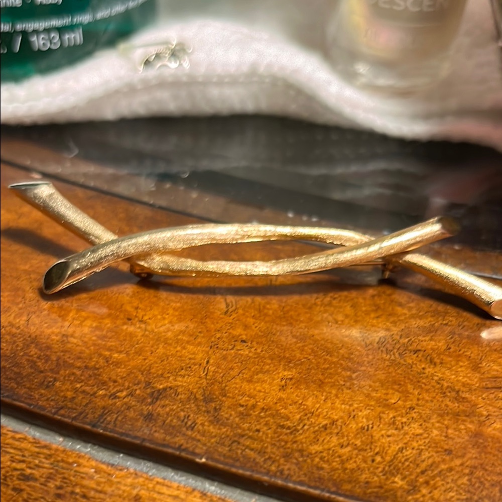 Vintage JUDY LEE Gold-Tone Brooch